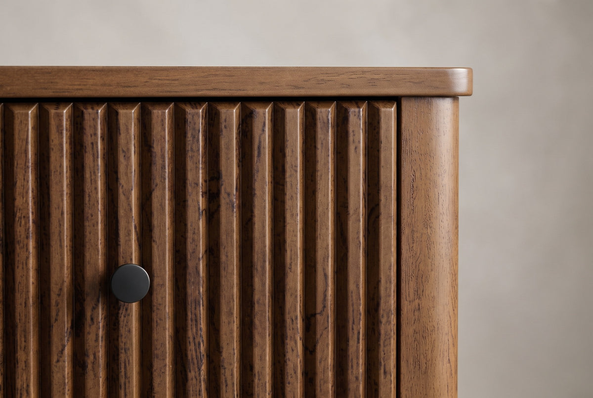 Close-up of the Palestrina top corner: the rounded top, the rounded corner post