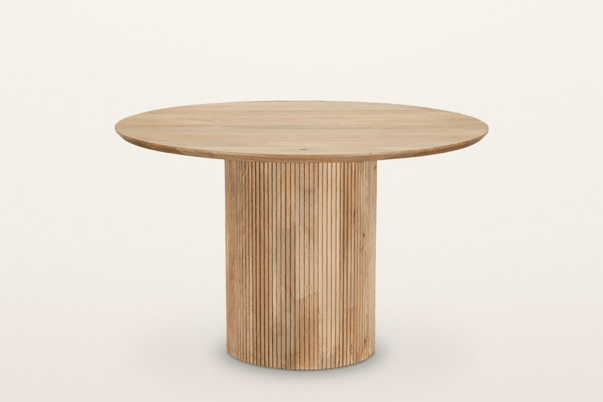Zuccarello round mango dining table in Natural