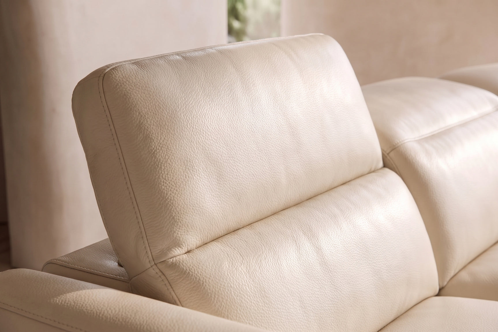 Savona Leather Cuddler Recliner Sofa | Italian Nappa 11000 Top-Grain Leather | Power Headrests | Zero-Gravity Recline
