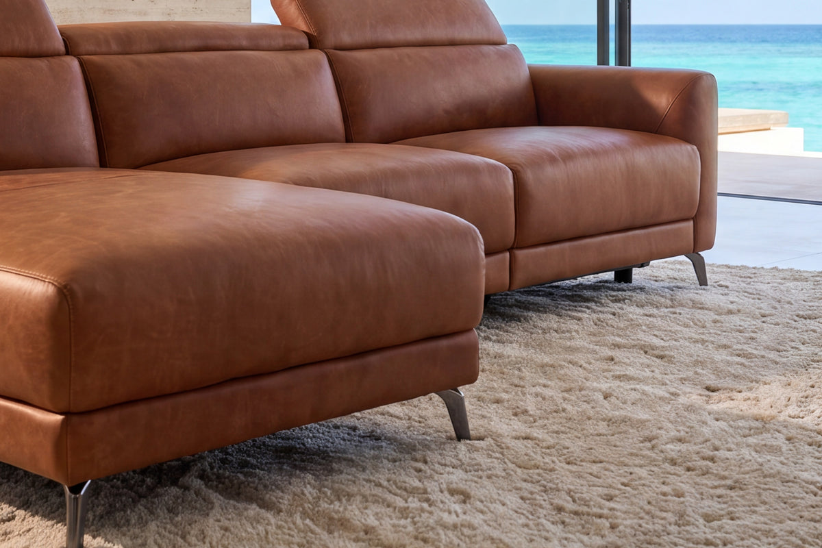 Andria sectional detail