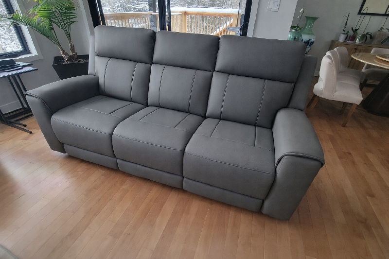 Harbour Immersive Audio Leather Dual Recliner Loveseat Sofa with Heat & Massage & Ventilation