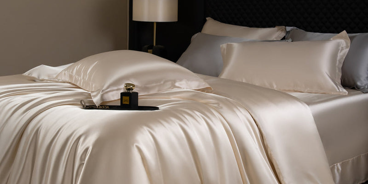 Lustre Luxe Elegant Duvet Set - Beige