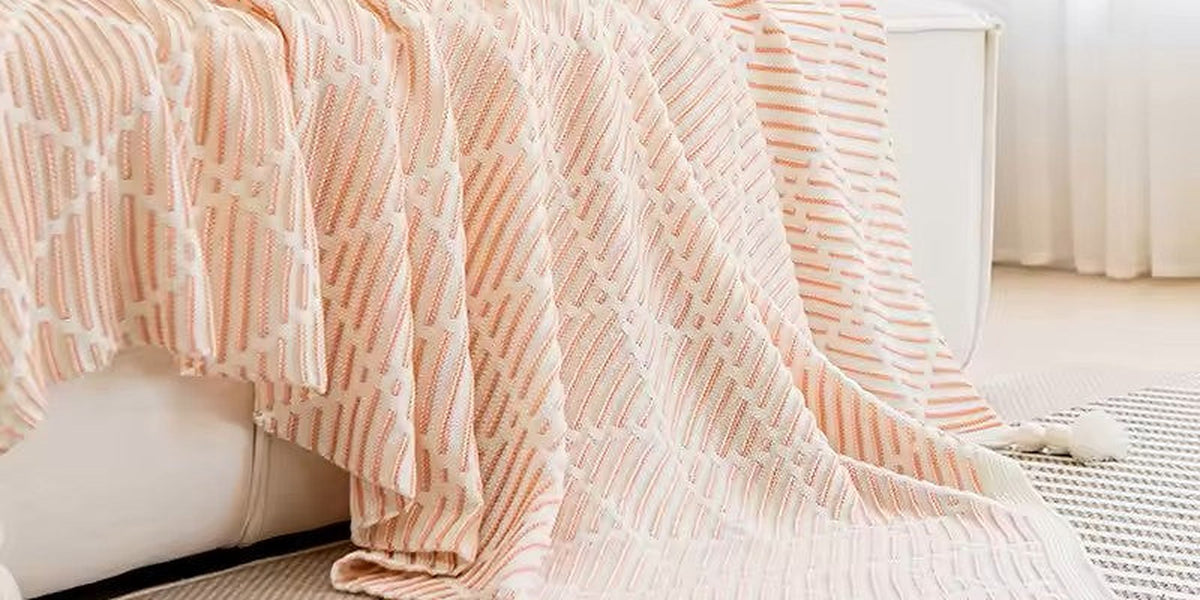 Meadow Cozy Pom Pom Blanket/Throw - Soft Pink