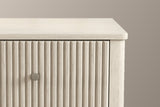 Close-up of the Palestrina top corner in Beige: the rounded top, the rounded corner post