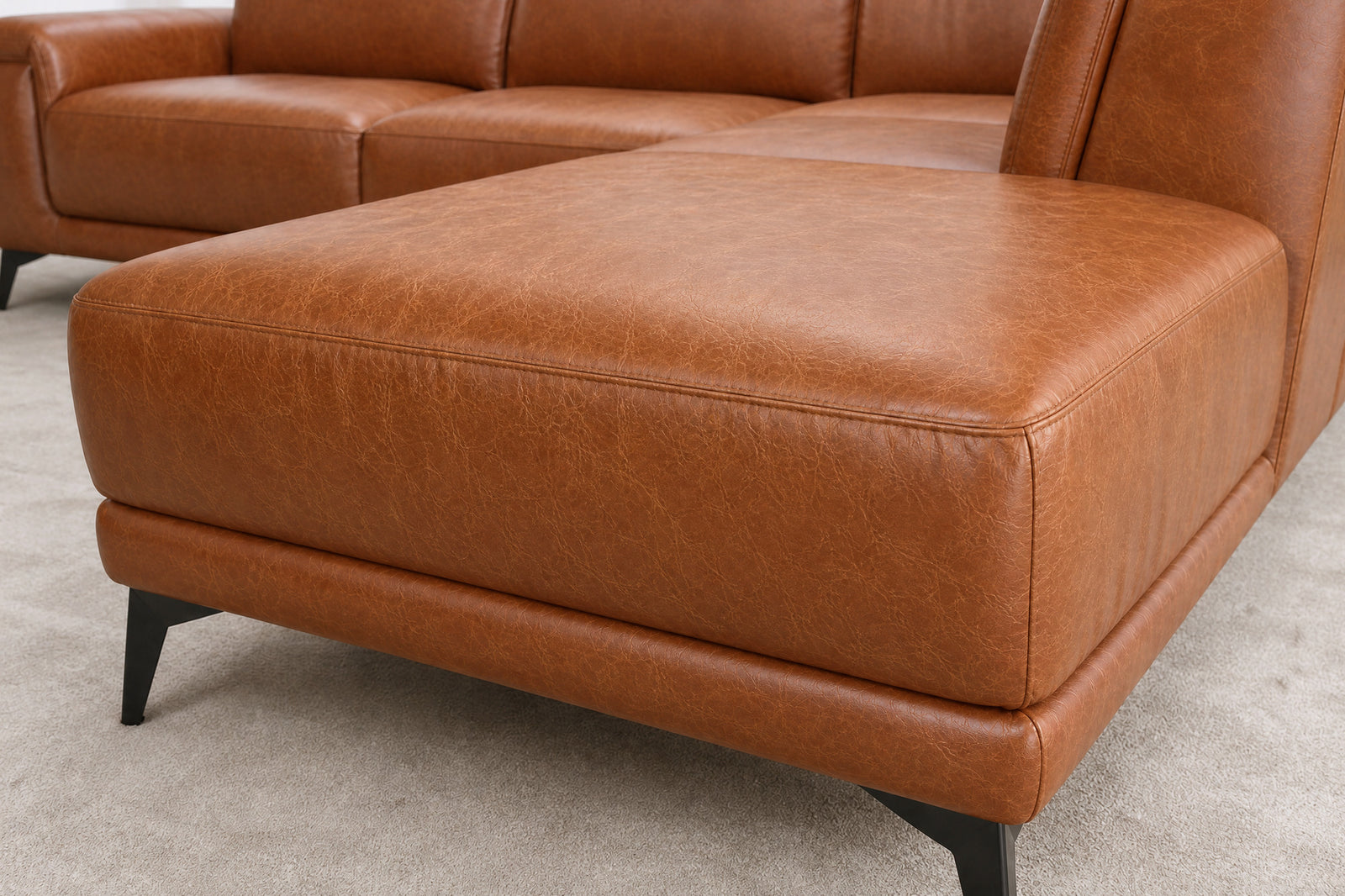 Andria sectional detail