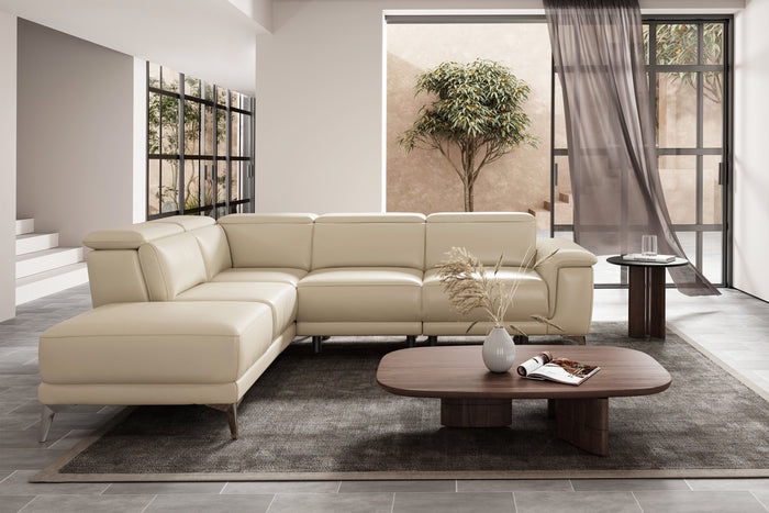 Pista: Reclining Living Room Sectional Sofa for Five with Chaise