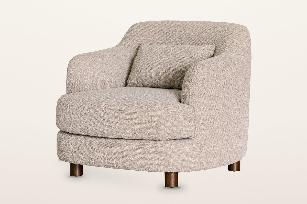 Ripatransone curved back accent chair in Beige