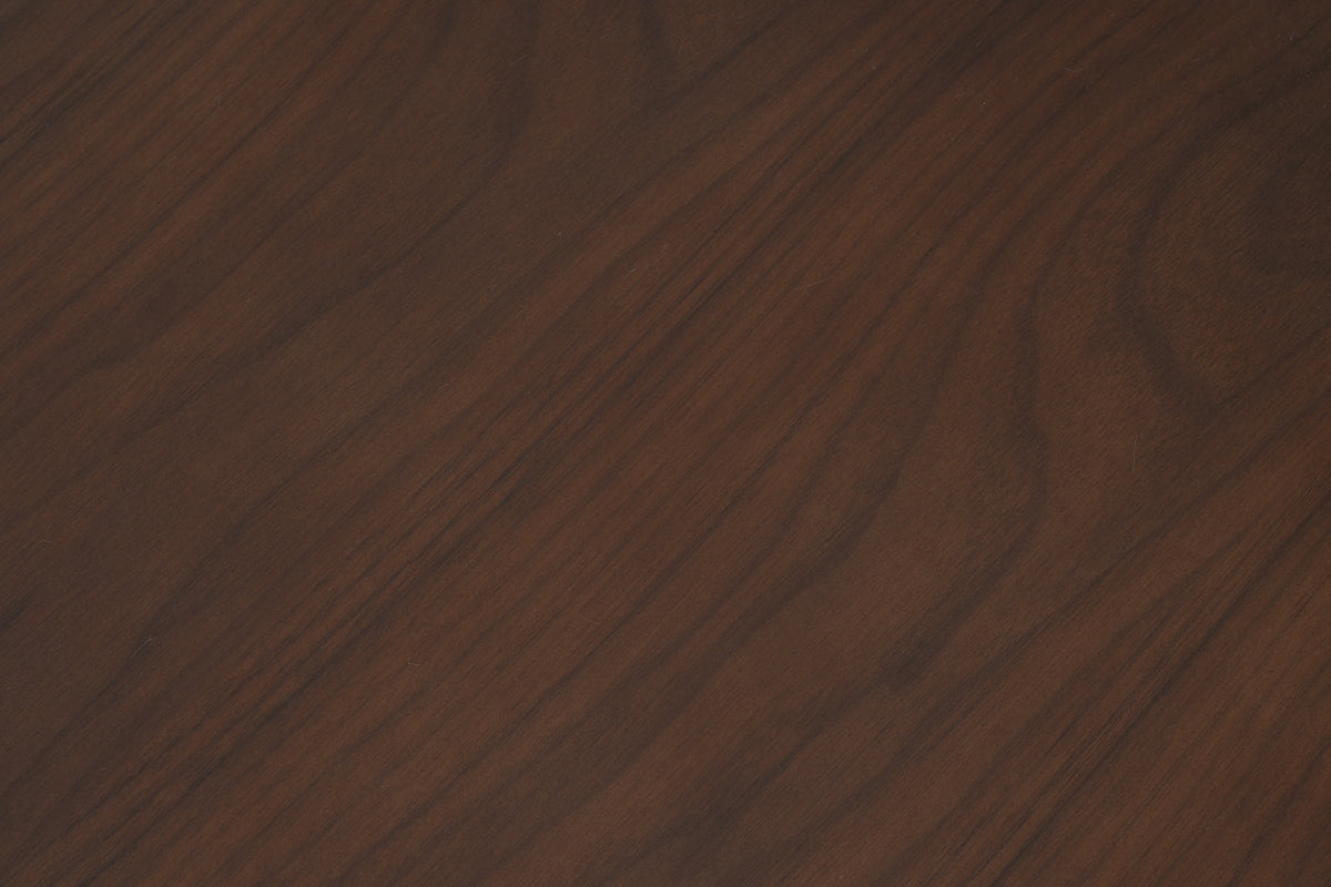 Close-up of the walnut-figured grain on the Vigevano tabletop
